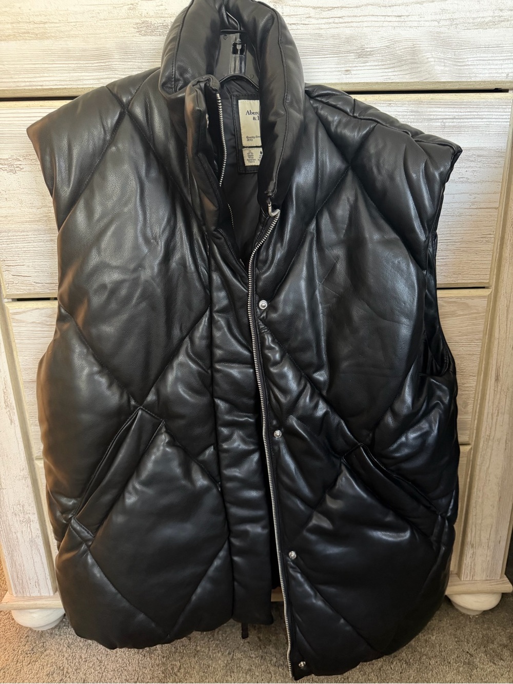 Abercrombie & Fitch Quilted Black Puffer Vest - Oversized Women's Jacket & Coat